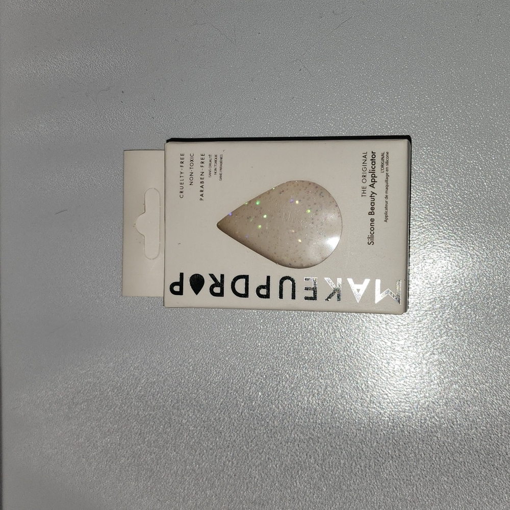 MakeupDrop Silicone Beauty Applicator
